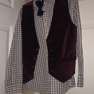 Boys button up dress shirt Vest and bow tie size10